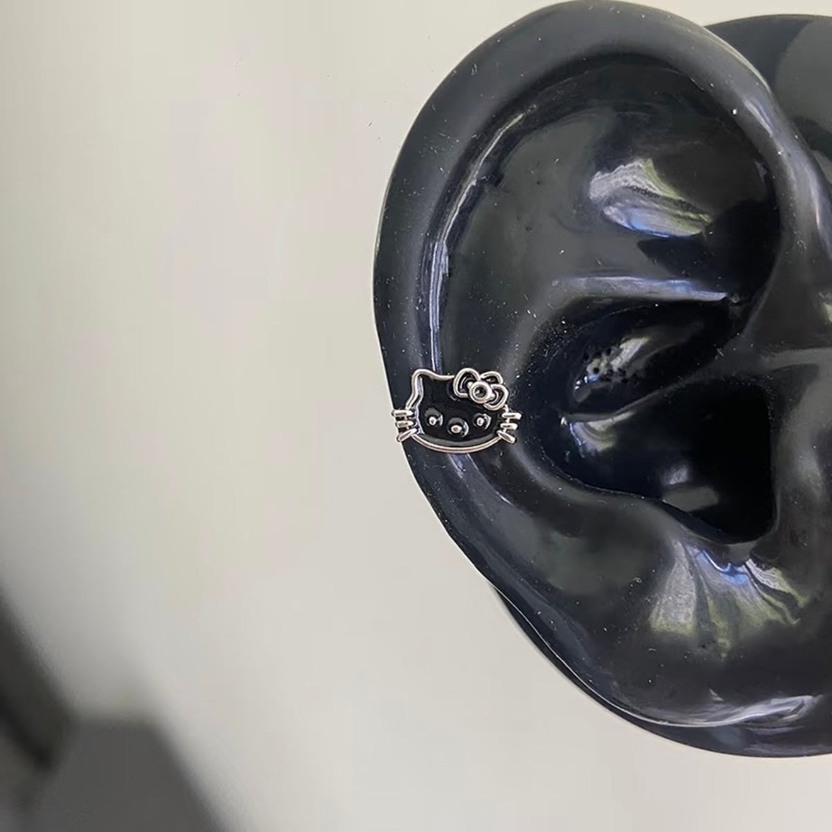 Hellokitty Earrings Rhinestone Cute Titanium earrings