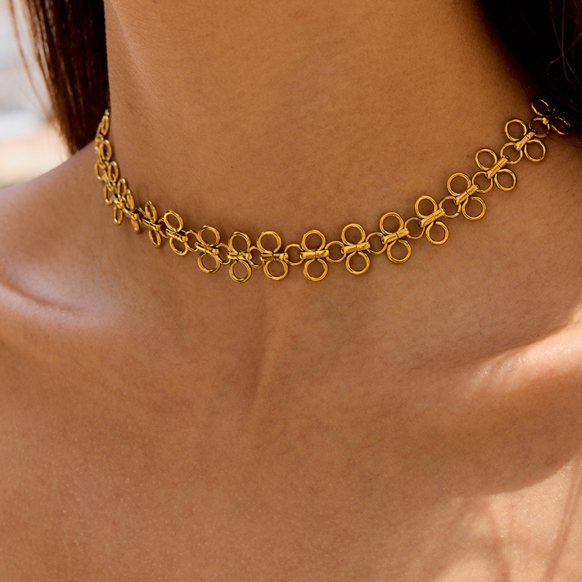 Stainless steel 18k gold-plated four-leaf clover collarbone chain