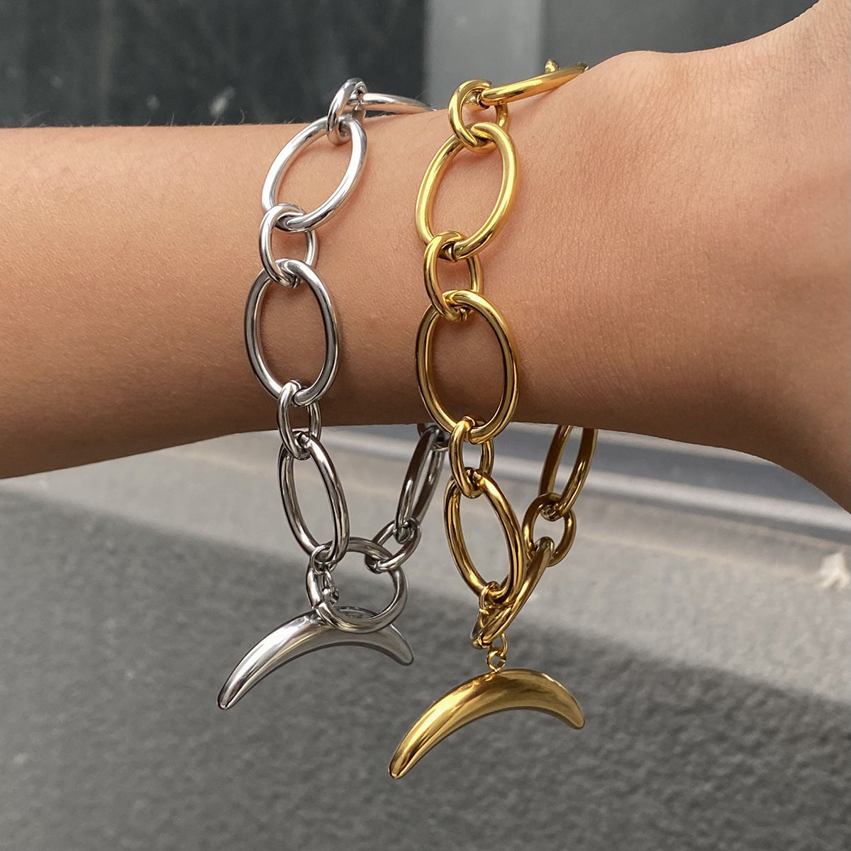 Stainless steel 18k gold-plated moon bracelet