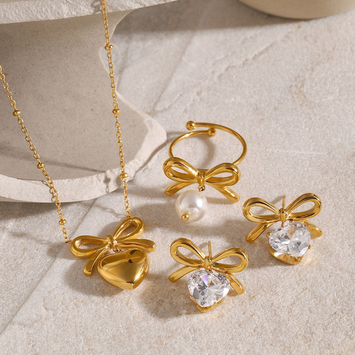 Stainless steel 18k gold-plated bow and heart necklace
