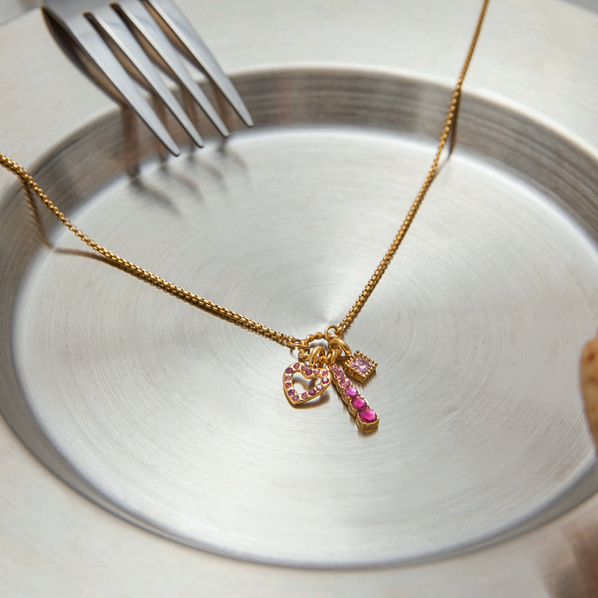 Stainless steel 18k gold-plated pink necklace