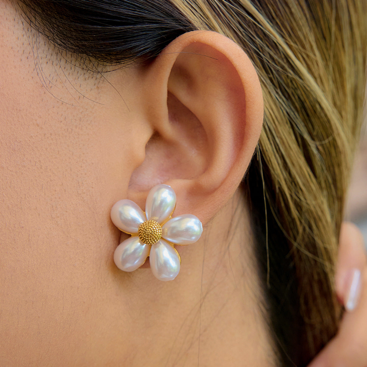 Stainless steel 18k gold-plated round floral jewelry set