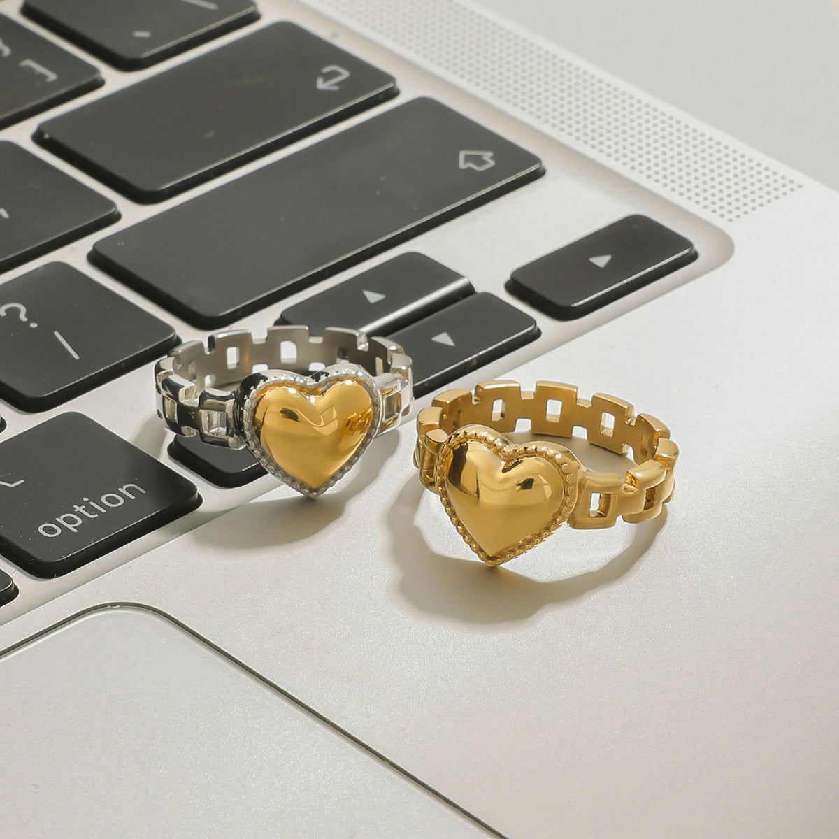 Stainless steel 18k gold-plated heart ring