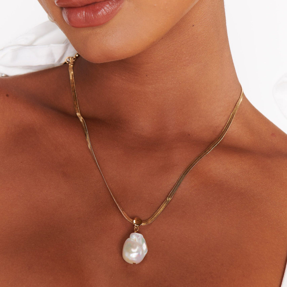 Stainless steel 18k gold-plated irregular pearl pendant neclace