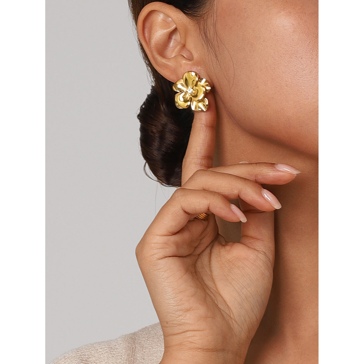 Stainless steel 18k gold-plated flower earrings