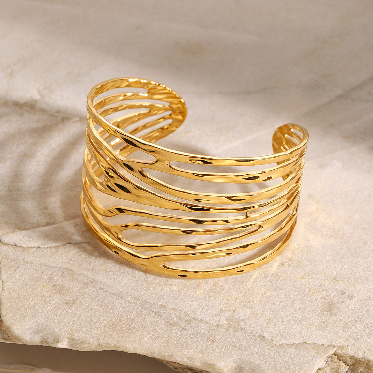 Stainless steel 18k gold-plated hollow bangle