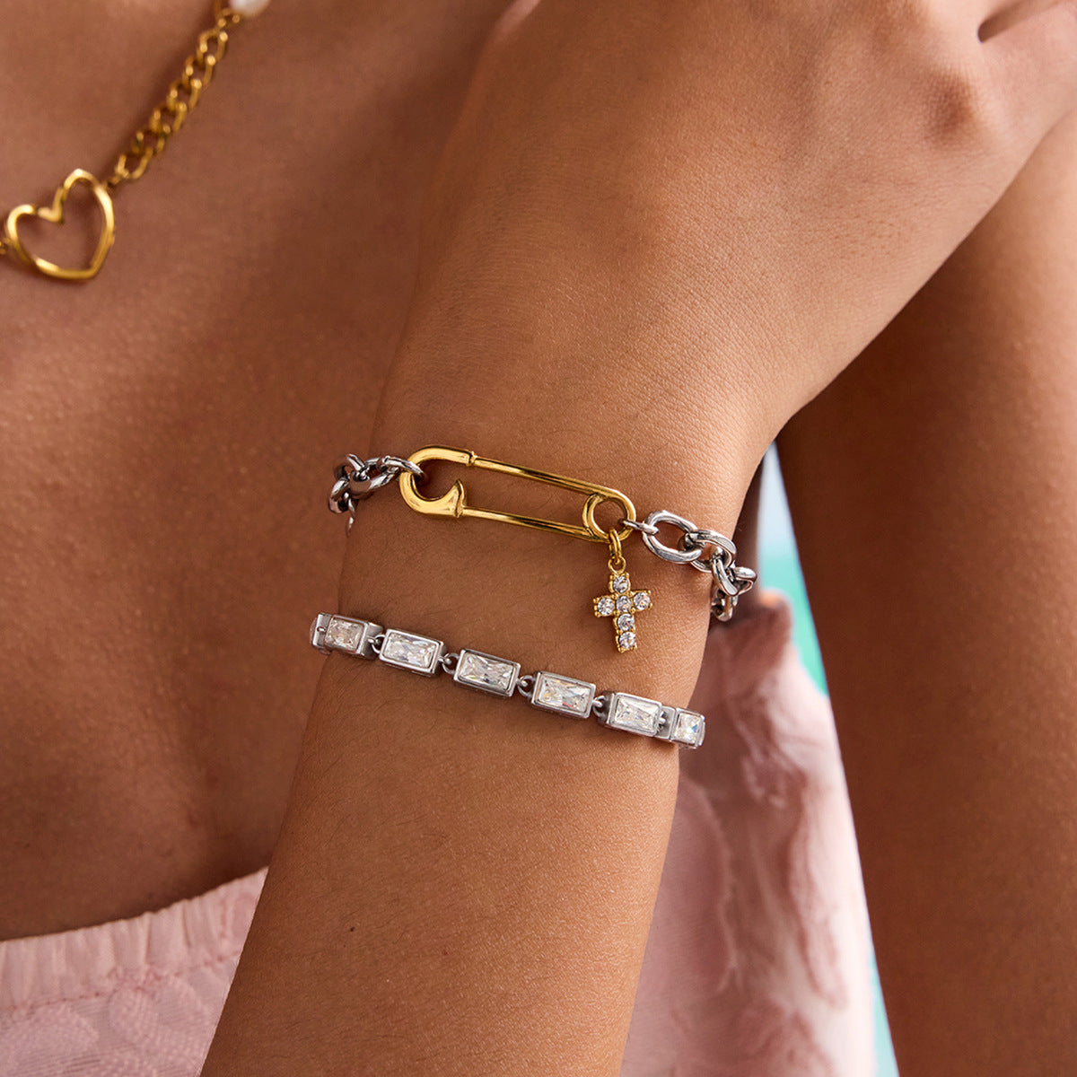 Stainless steel 18k gold-plated safety pin bracelet