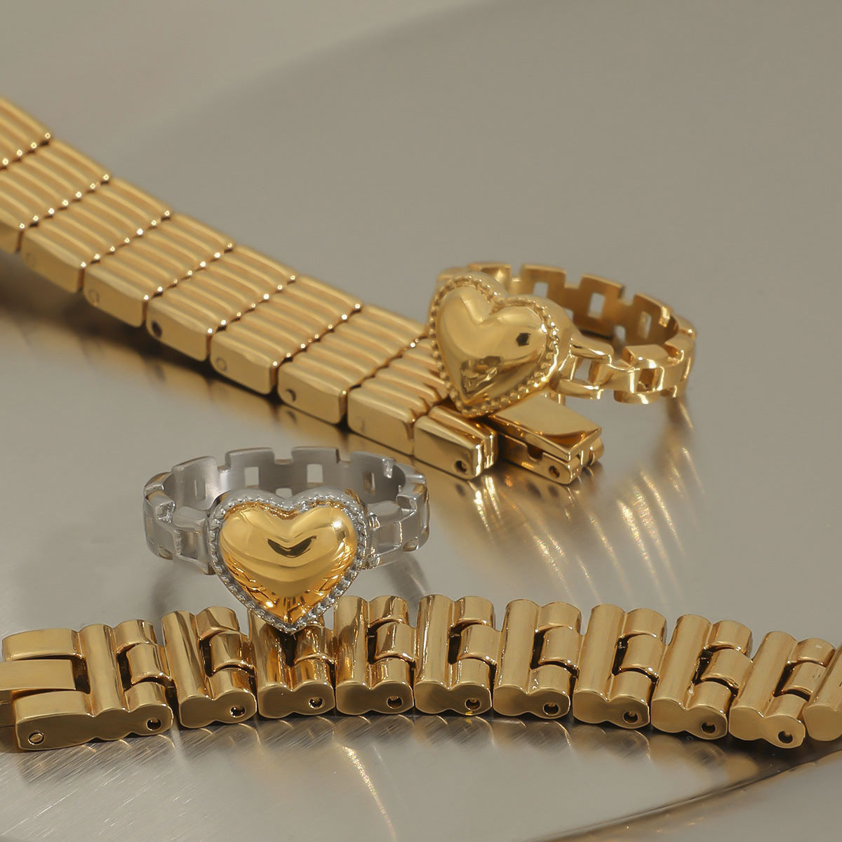 Stainless steel 18k gold-plated heart ring