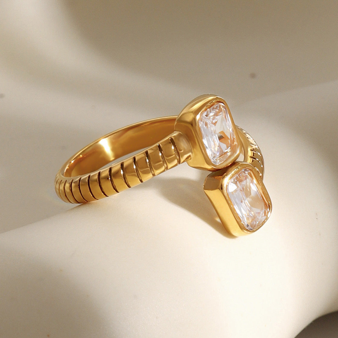 Stainless steel 18k gold-plated zircon ring