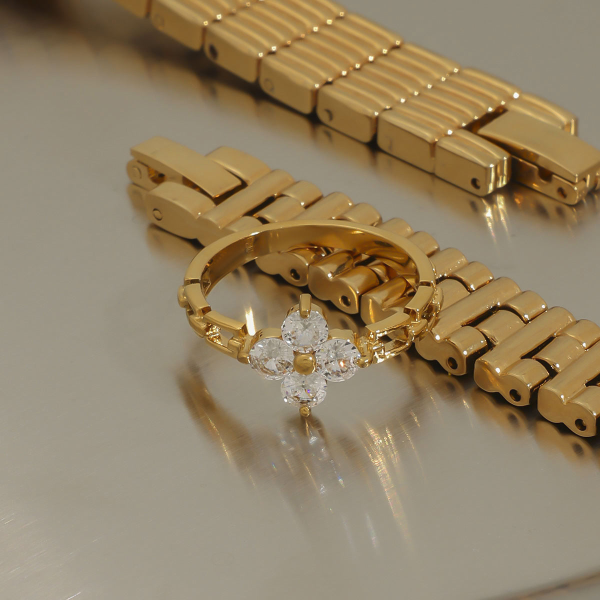 Stainless steel 18k gold-plated zircon ring