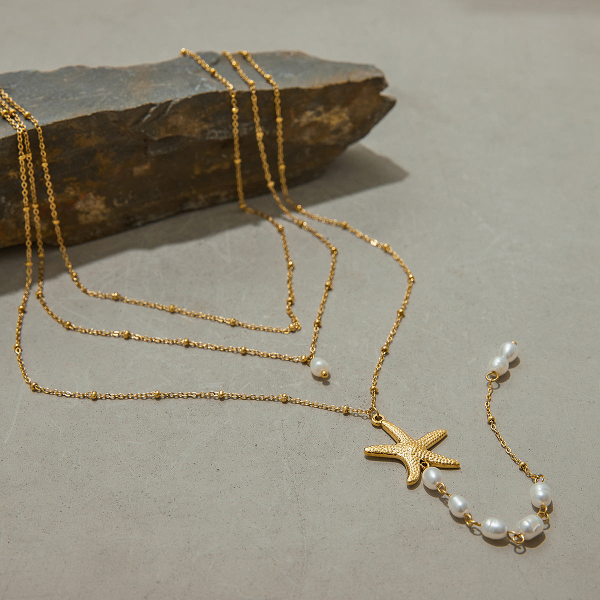 Stainless steel 18k gold-plated pearl starfish necklace