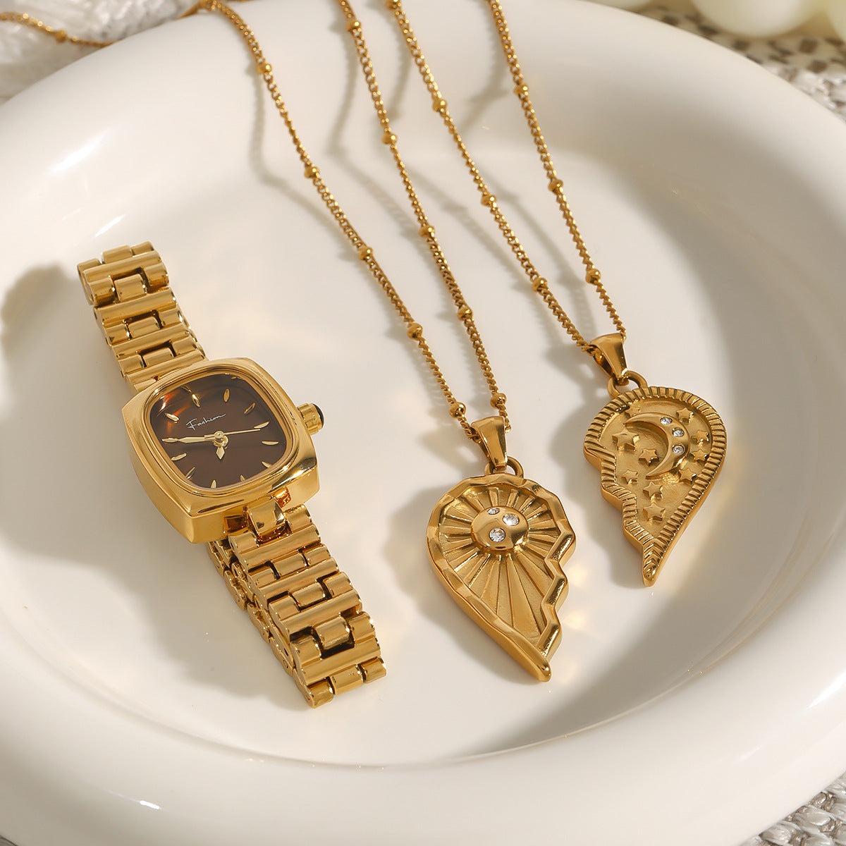 Stainless steel 18k gold-plated half heart necklace