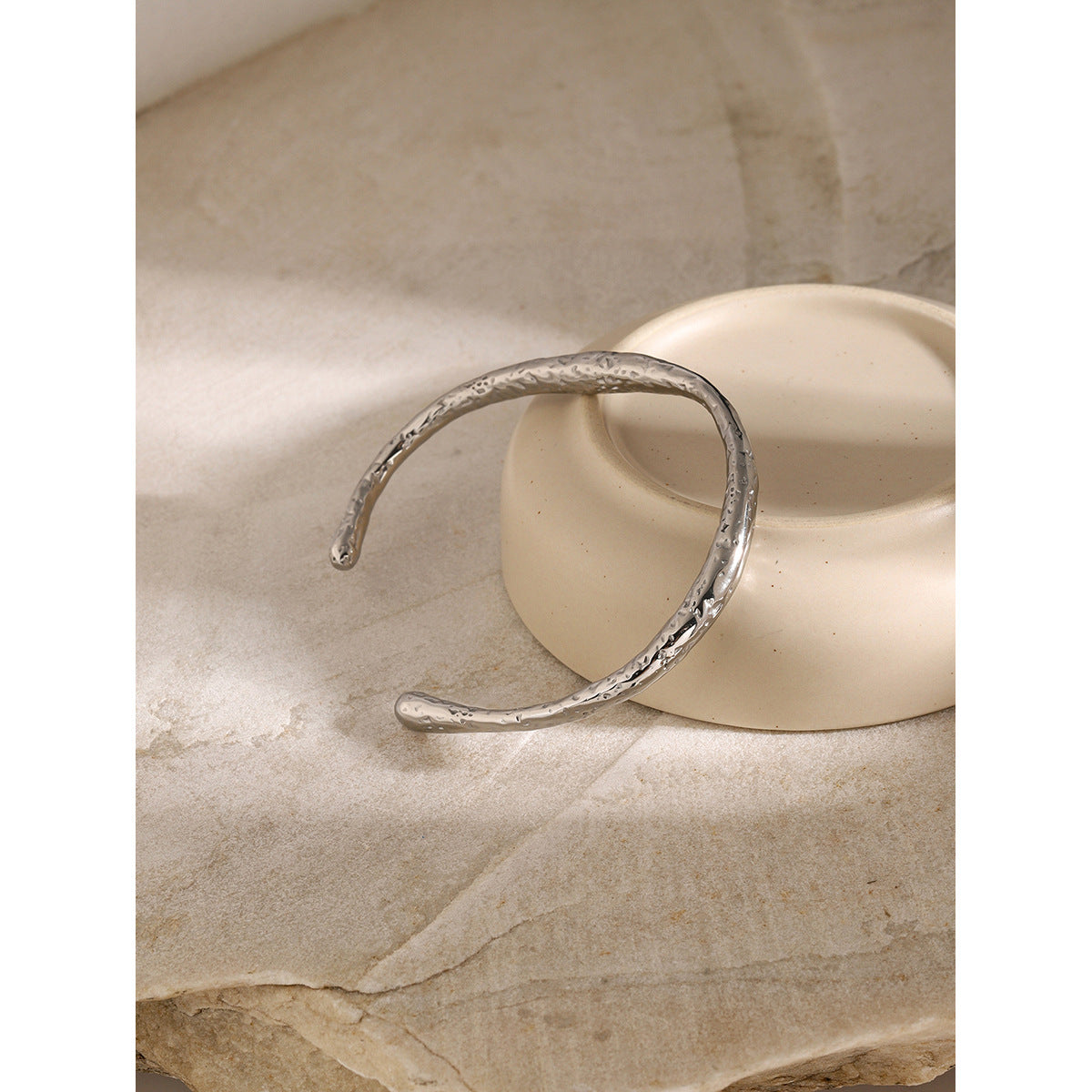 Stainless steel 18k gold-plated irregular-texture open-ended bracelet