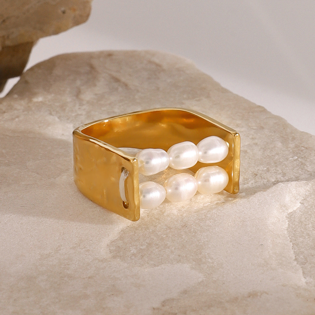 Stainless steel 18k gold-plated pearl ring