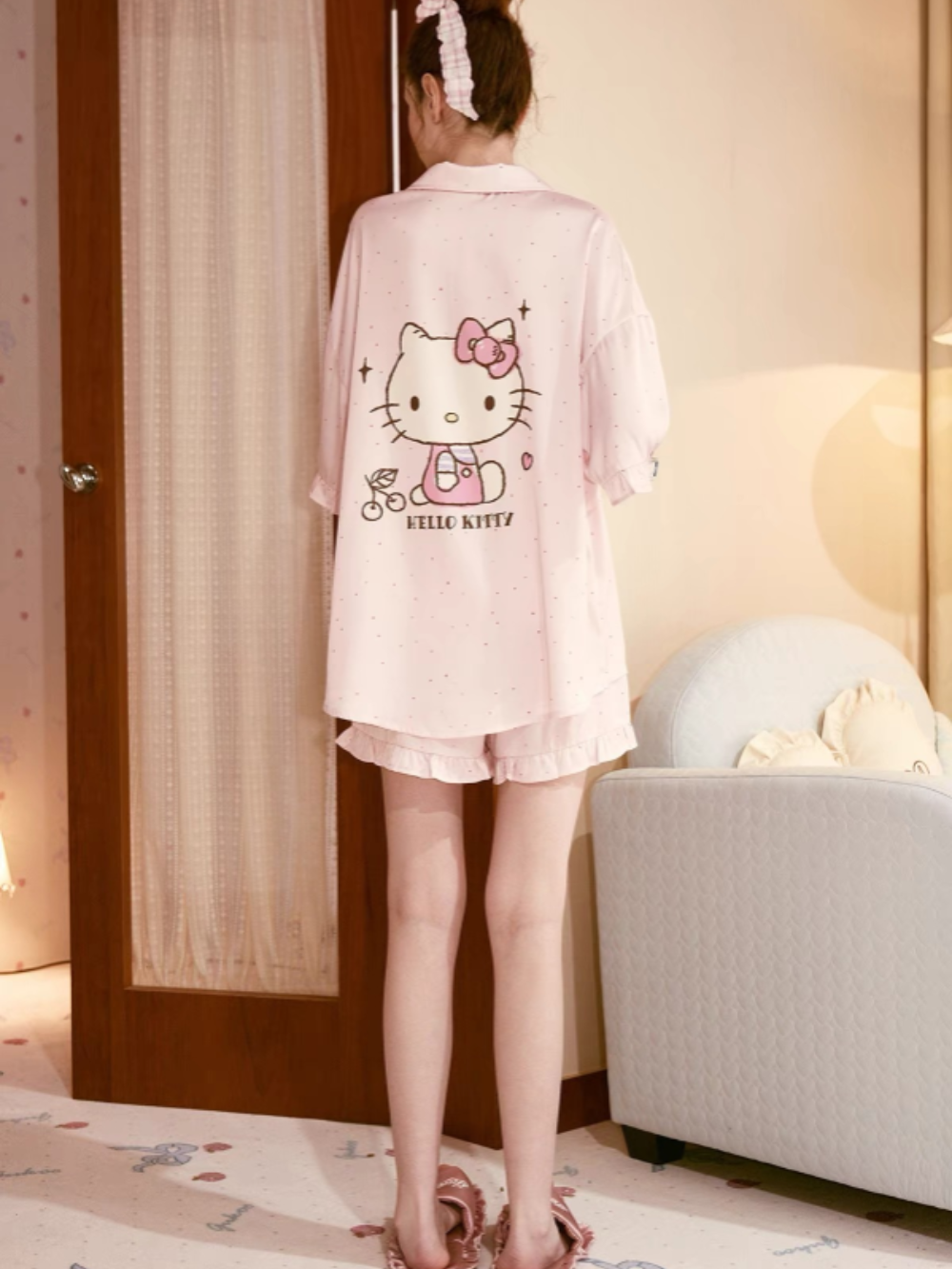 Pink Polka Dot Hello Kitty Back Print Satin Pajama Set, Ruffle Trim Short Sleeve Loungewear Shorts Set