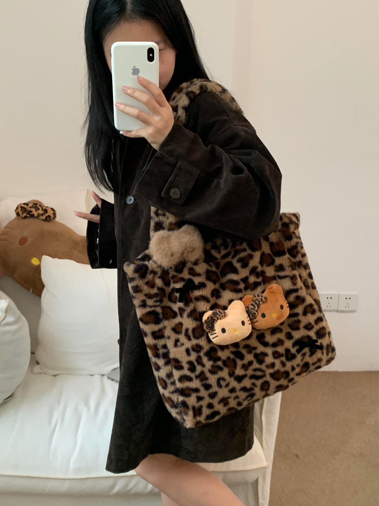 Hellokitty Leopard Print Plush Bag Handbags