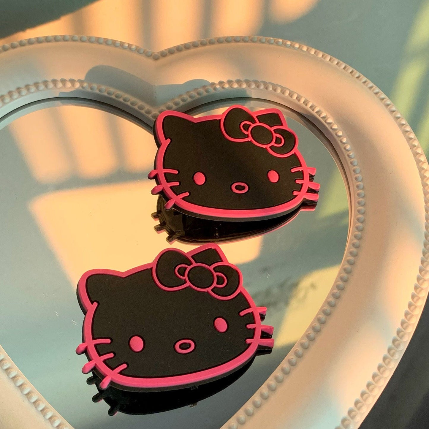 Black KT Sanrio Hair clips｜4 Count (Pack of 1)