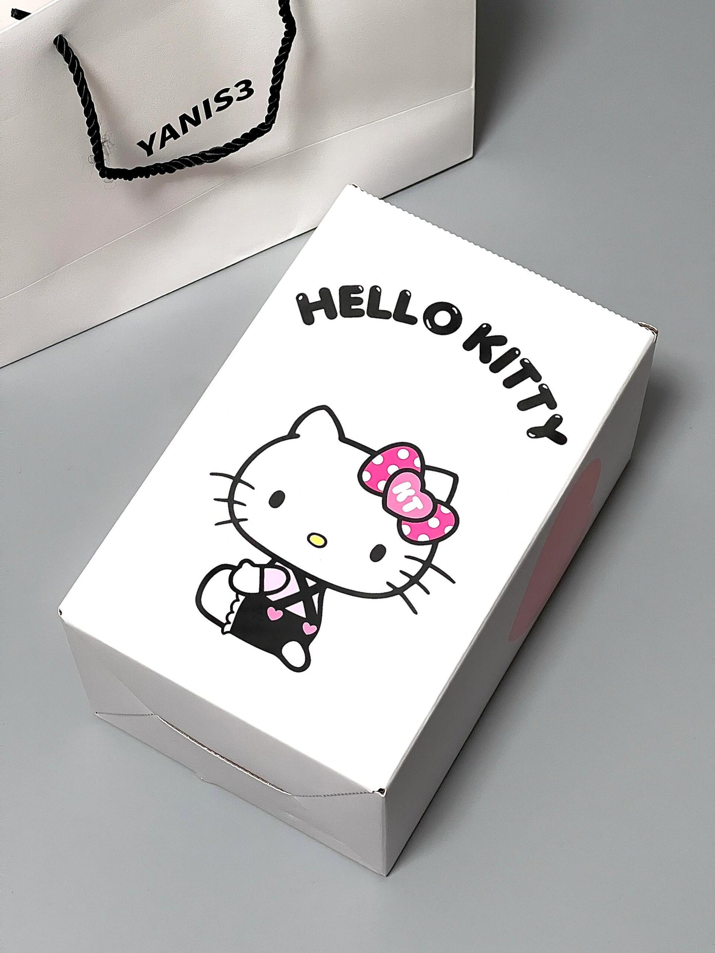 Sanrio 40 oz Tumbler with Handle & Carrier Bag