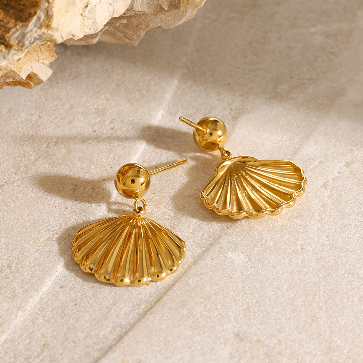 Stainless steel 18k gold-plated shell earrings