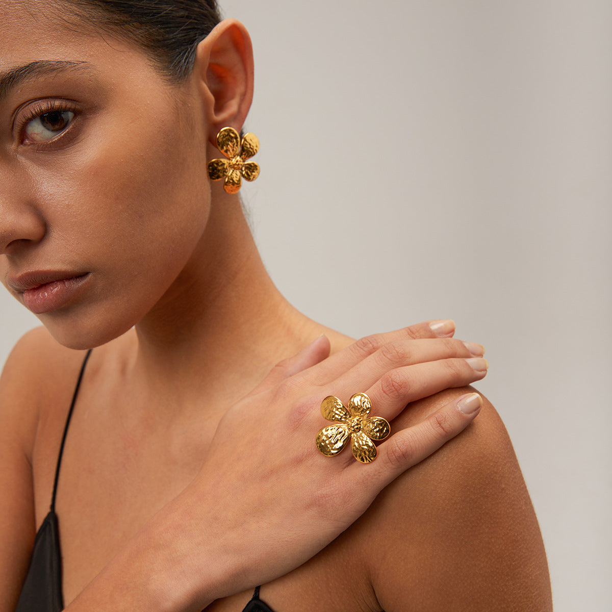 Stainless steel 18k gold-plated flower earrings