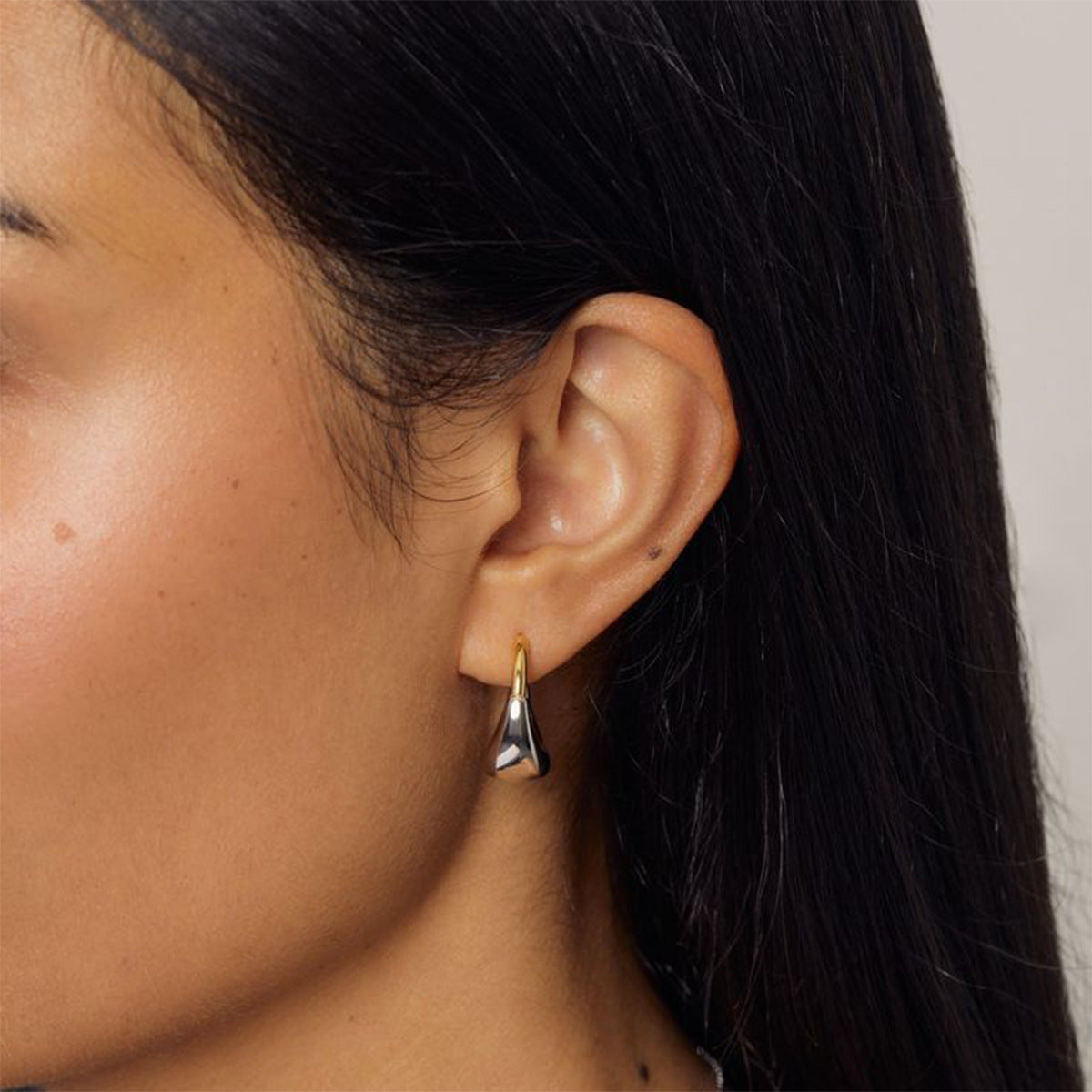 Stainless steel 18k gold-plated huggie earrings