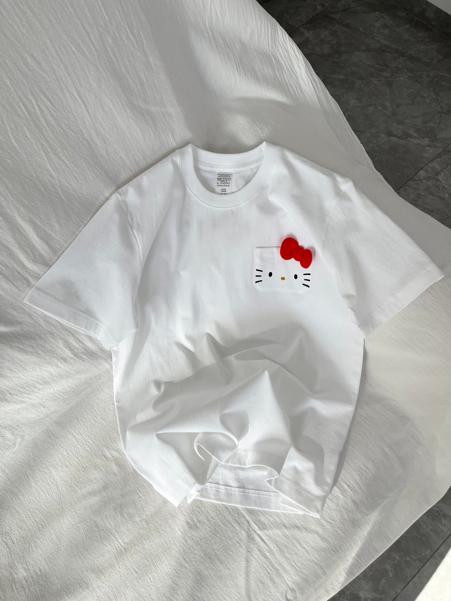 Hello Kitty Print Cute Pocket Round Neck Short-Sleeved T-Shirt