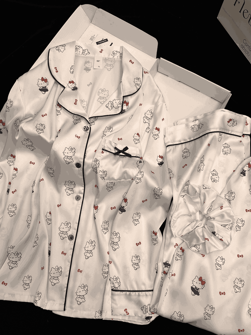 Hello Kitty Print Ice Silk Pajama Set