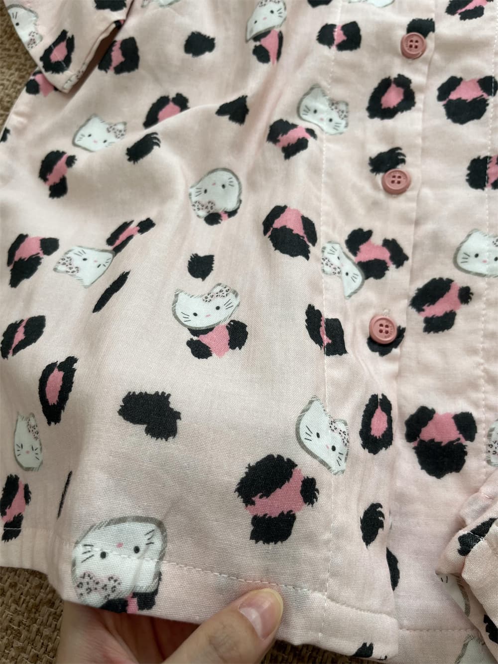 Pink Leopard Print Hello Kitty Cotton Pajama Set, Short Sleeve Button Down Sleepwear S–XL